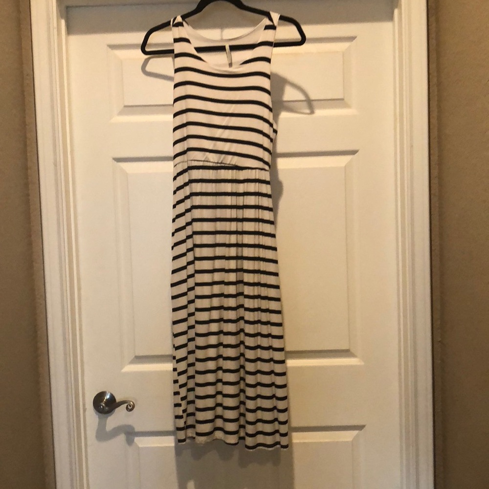 Dress with pockets